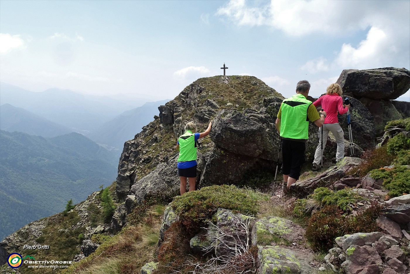 44 Saliamo sul torrione  Mincucco (1832 m).JPG